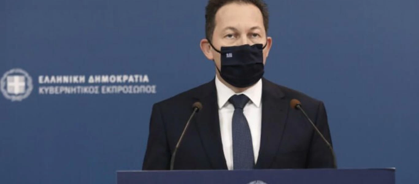 Σ.Πέτσας σε ΣΥΡΙΖΑ: «Η κυβέρνηση δεν παρεμβαίνει ούτε στα ΜΜΕ ούτε στη δουλειά των δημοσιογράφων»